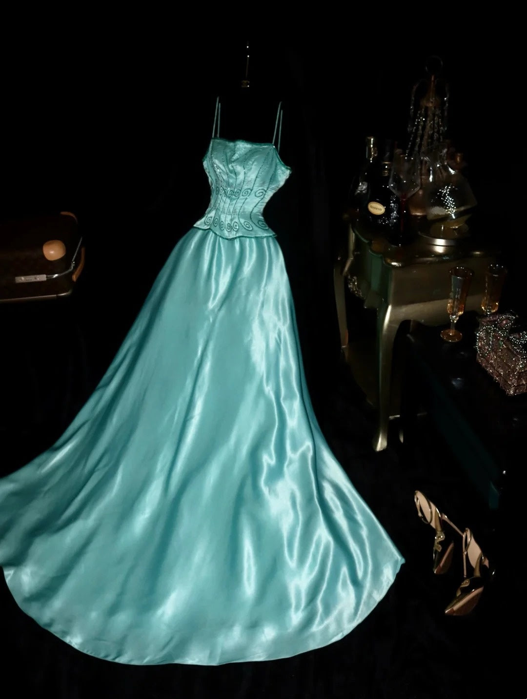 Elegant A line Spaghetti Straps Blue Satin With Beading Long Prom Dresses Formal Outfits Evening Night Dress RB8250