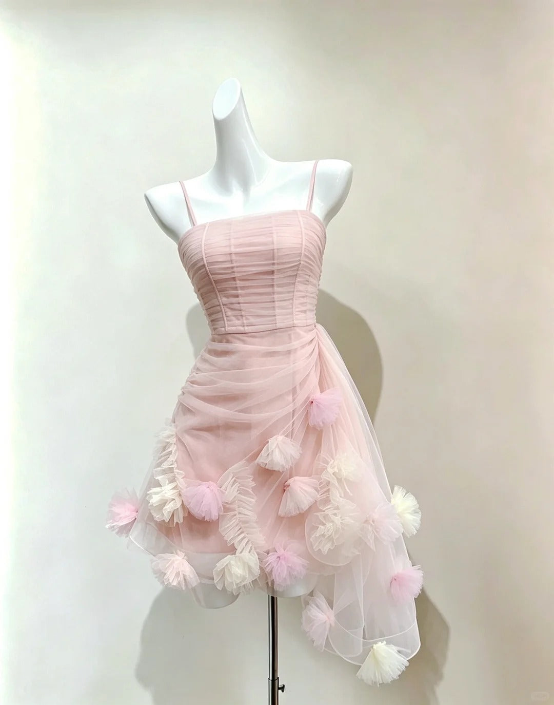 Unique Ball Gown Spaghetti Strap Pink Tulle With Flowers Short Graduation Dresses Inspo Senior Homecoming Outfits RB4906
