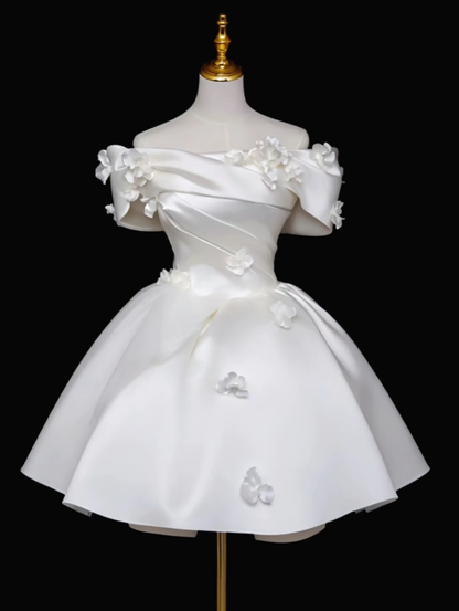 Cute Ball Gown Off The Shoulder White Mini University Ideas Homecoming Dress Inspo Short 16th Birthday Dresses Senior Graduation Outfits RB7170