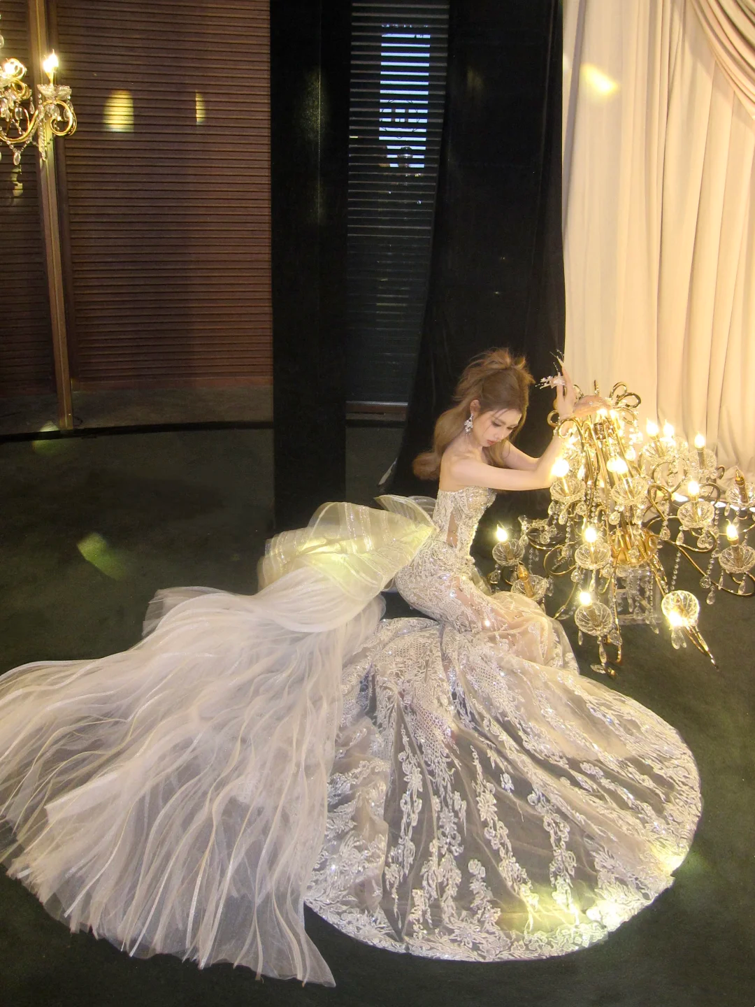 Shimmer Mermaid Silver Sequin Wedding Dress With Beads Pleated Fairytale Brides Gown Wedding Dresses N055
