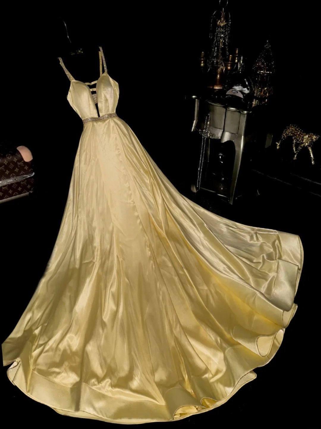 Elegant A Line Spaghetti Straps Gold Satin With Beading Long Prom Dresses Formal Outfits Evening Night Dress RB8256