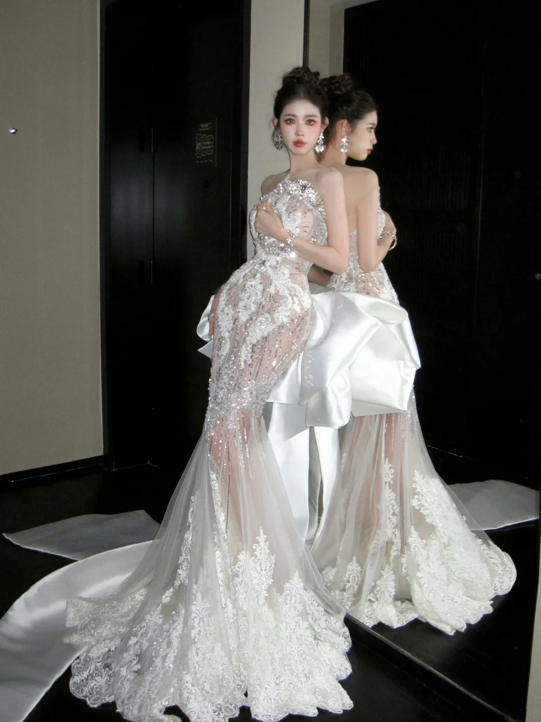 Fairy Mermaid Strapless White Sequin Wedding Dress With Beaded Bow-knot Fairytale Brides Gown Wedding Dresses N071