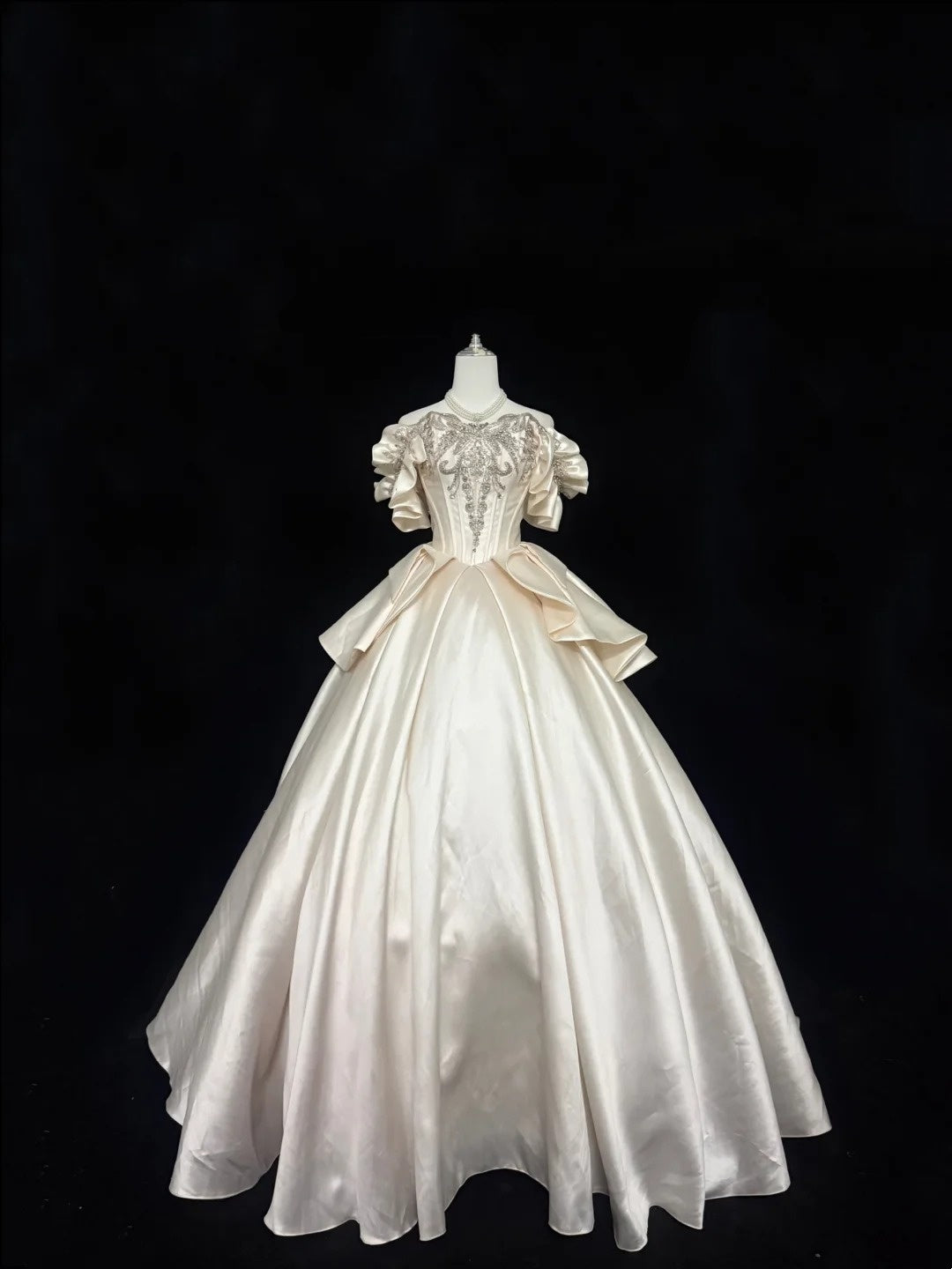 Sweet 15 Quinceanera Dress Ball Gown Off Shoulder Champagne Satin With Sleeves Long 15th Birthday Gown RC0327