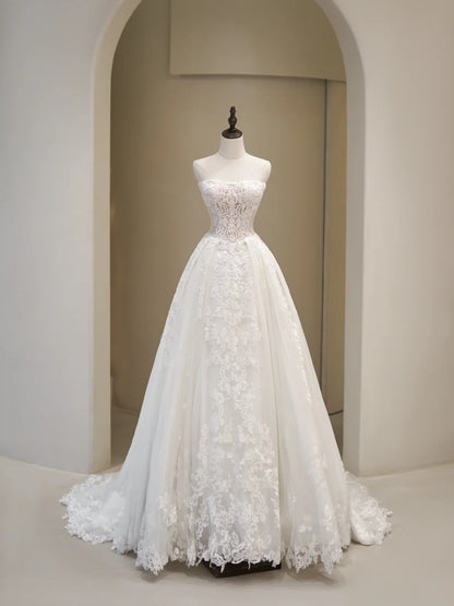 Elegant Wedding Dresses Ball Gown Strapless Lace White Sleeveless Brides Dress Fitted Bridal Gowns N231
