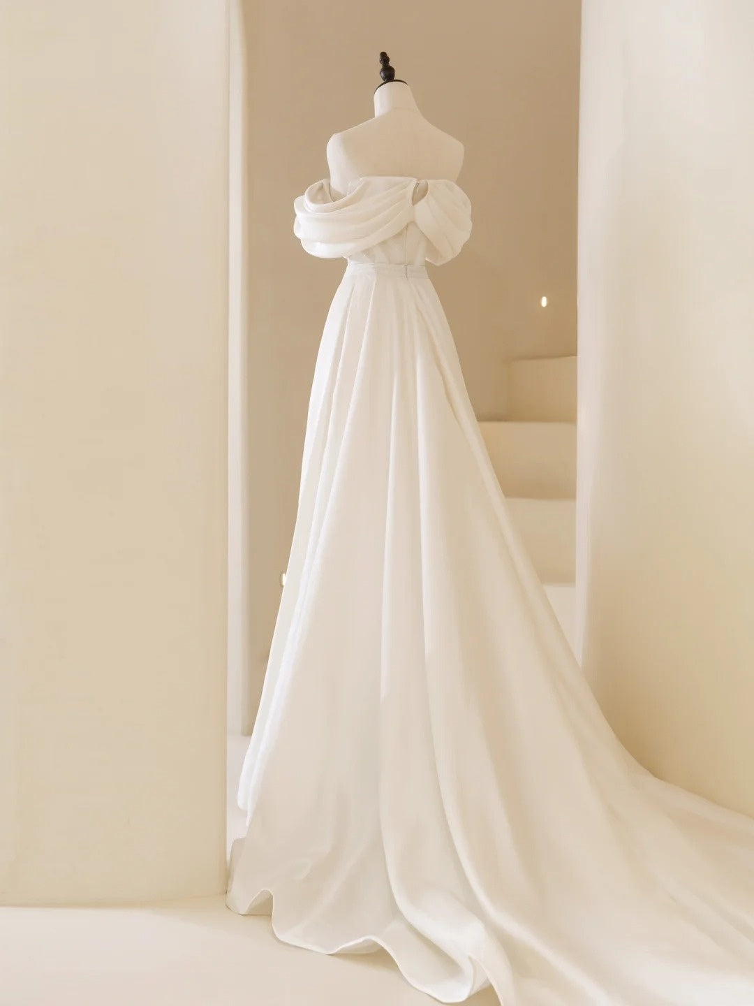 Classic Mermaid Wedding Dresses Off The Shoulder Satin White With Short Sleeves Brides Dress Long Bridal Gowns N234