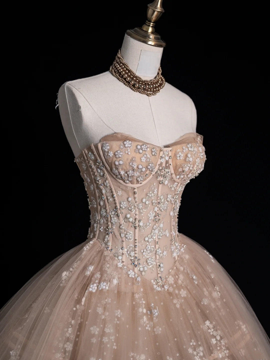 Ball Gown Strapless Champagne Sleeveless With Applique Tulle Long Quinceanera Dresses Sweet 15 16 Birthday Outfits N1076