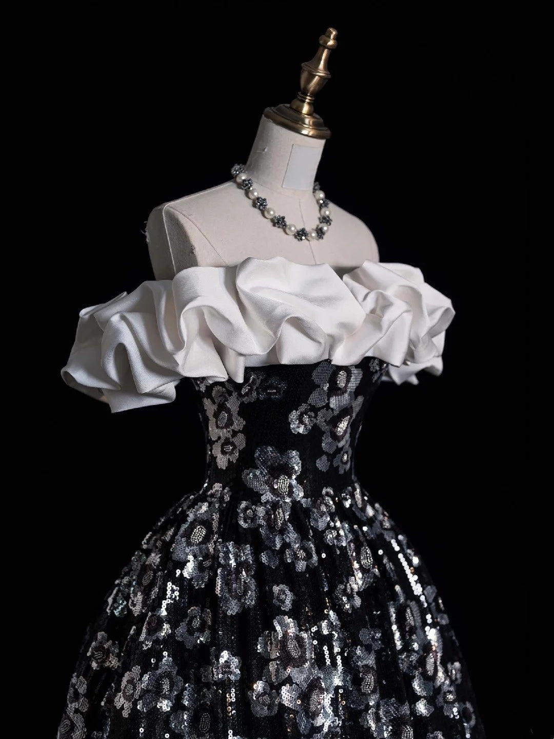 Modest Ball Gown Off The Shoulder Black Floral Sequin College Formal Sweet 16 Outfit Long Prom Dresses For Teens N1166