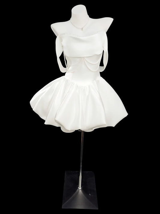 Romantic Ball Gown Off The Shoulder White Senior Short Graduation High School Homecoming Dresses N4523