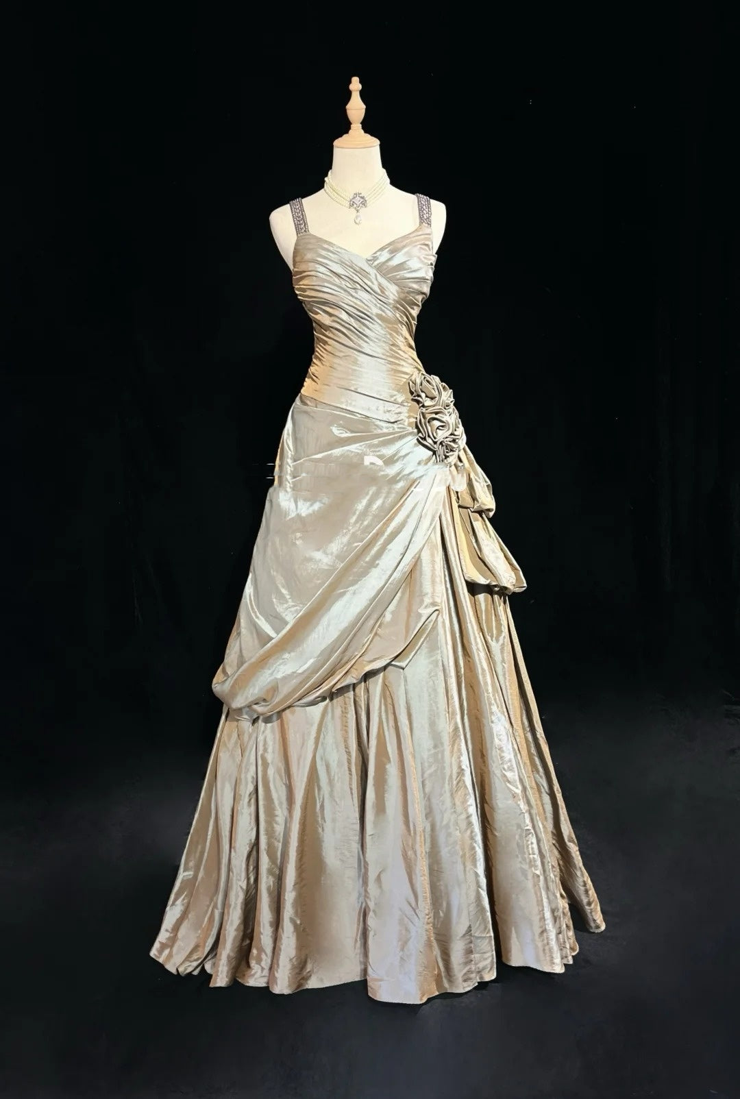 Vintage Prom Dresses Ball Gown Sweetheart With Straps Champagne Beading Long Formal Dress N2451