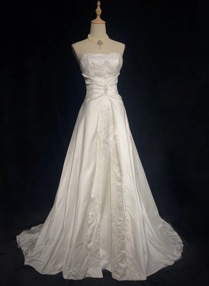 Timeless Wedding Dresses Ball Gown Strapless Ivory With Ruffles Beaded Long Brides Gown N3431