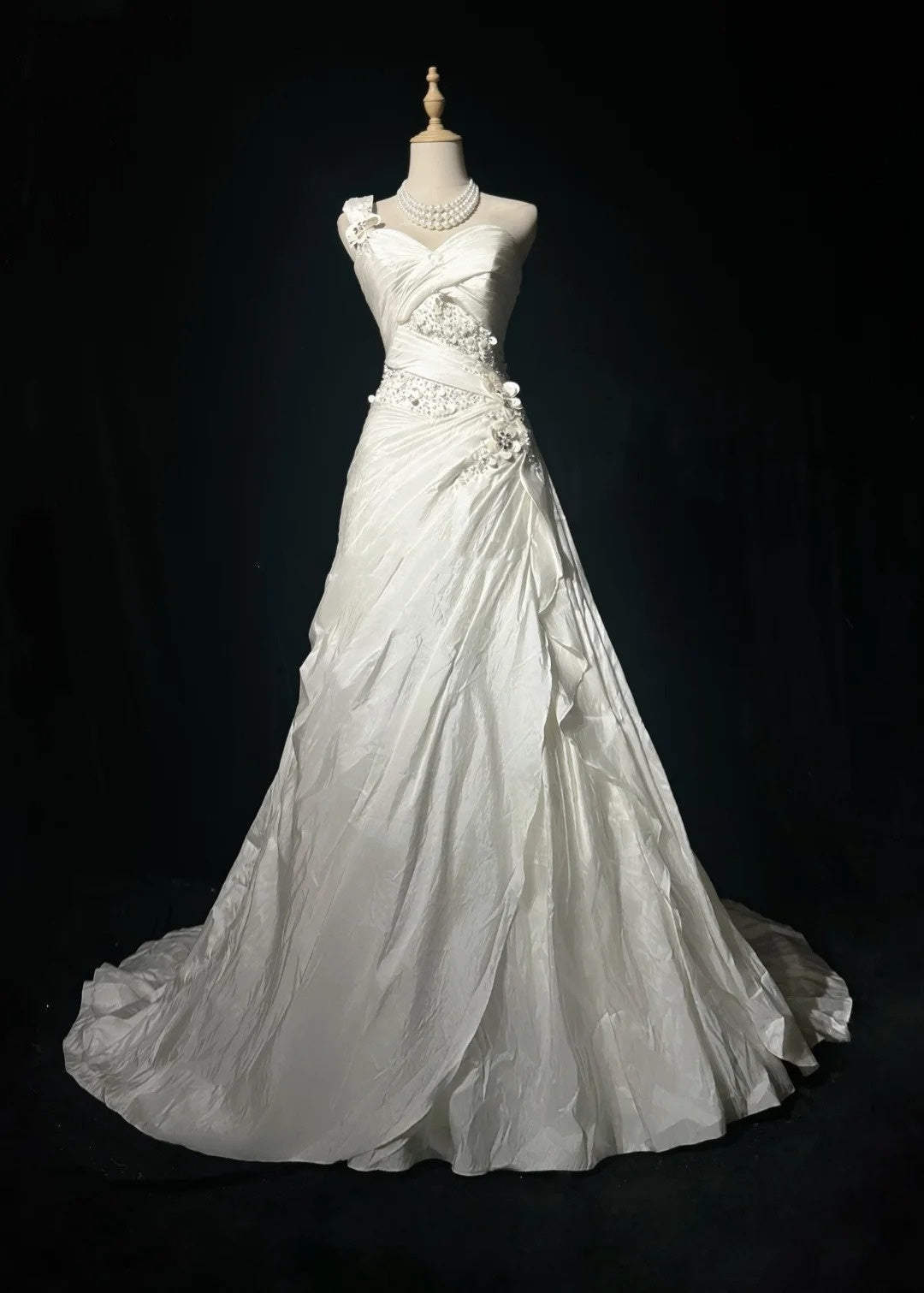 Princess Wedding Dress Ball Gown One Shoulder Satin Cream Ivory With Tiered Bridal Gown for Big Day RC0131