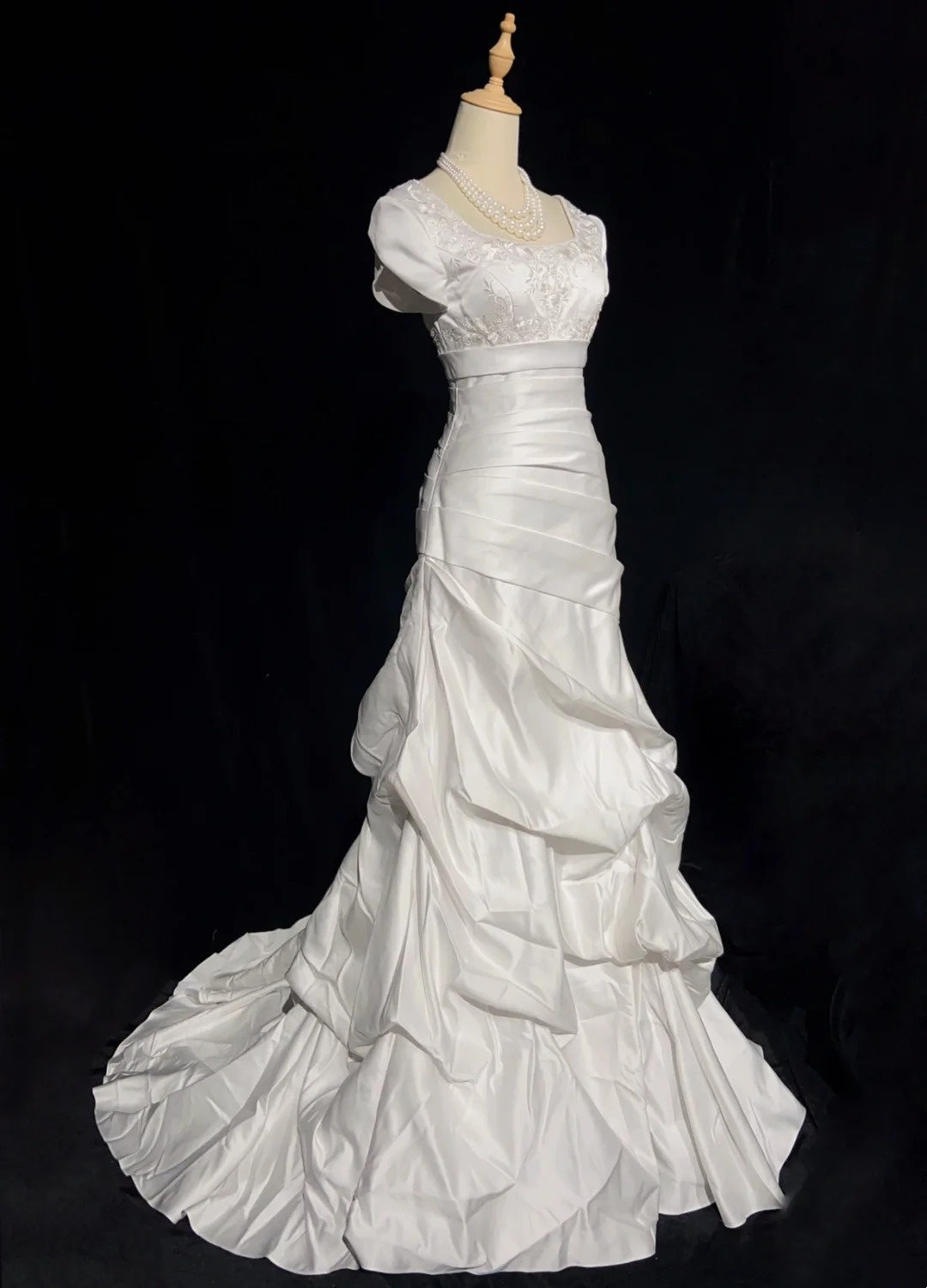 Timeless Wedding Dresses Mermaid Square Neck White Satin With Sleeves Beaded Long Brides Gown N3443