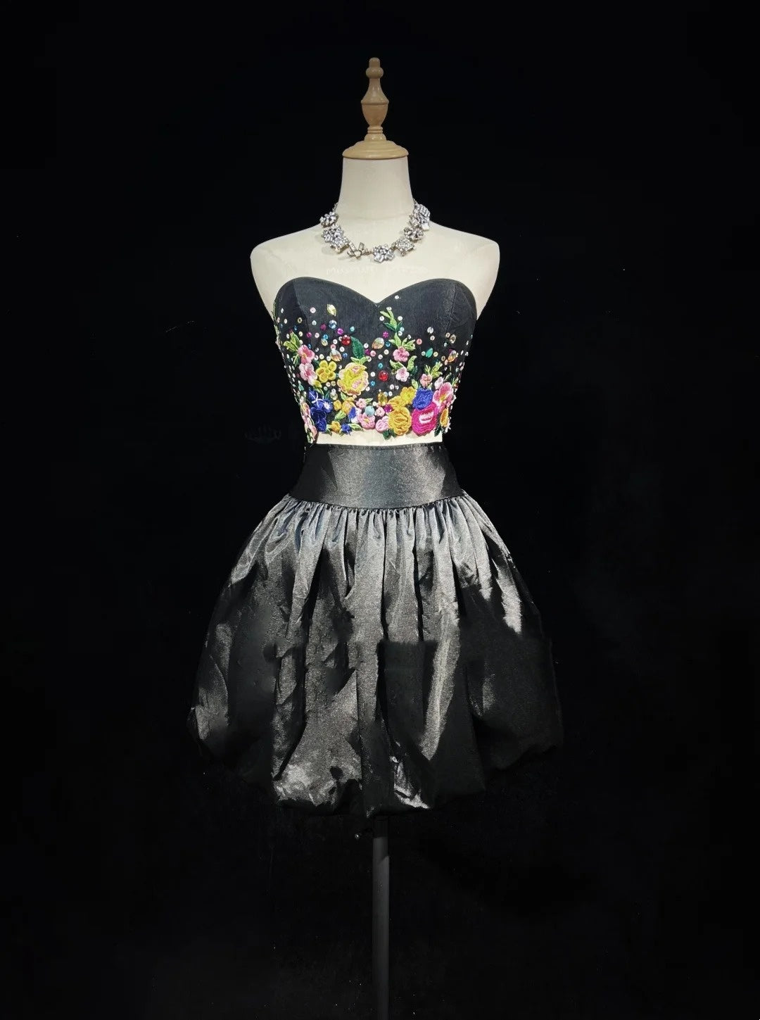 Cute Ball Gown 2 Pieces Black Floral Satin Ideas For Women Short Length Birthday Dresses Homecoming Outfits N3449