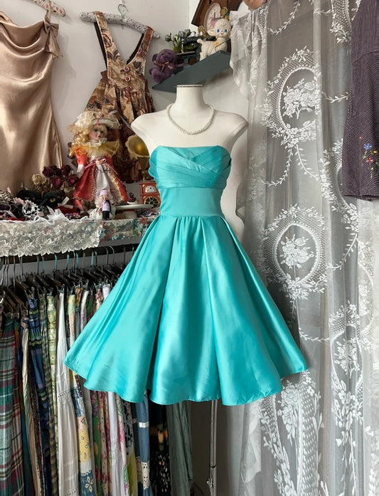 Simple Ball Gown Strapless Green Satin Short 16th Birthday Dress Middle School Homecoming Dresses Cocktail Gown N656
