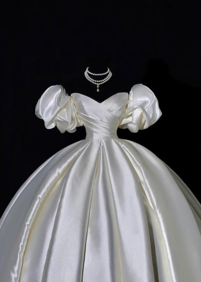 Plain Wedding Dresses Ball Gown Off The Shoulder Short Sleeves Satin Pleated Brides Dress Fitted Long Bridal Gowns AB2532