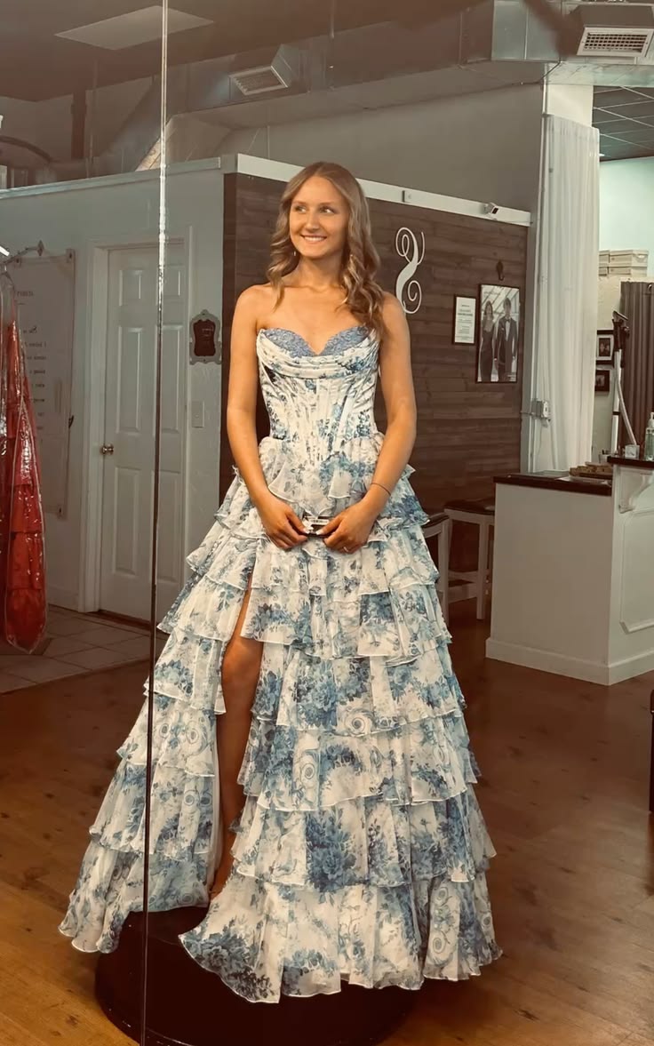 A-Line Floor Length Prom Dresses Elegant Floral Princess Sleeveless Strapless Prom Evening Party Chiffon With Floral Print N1861