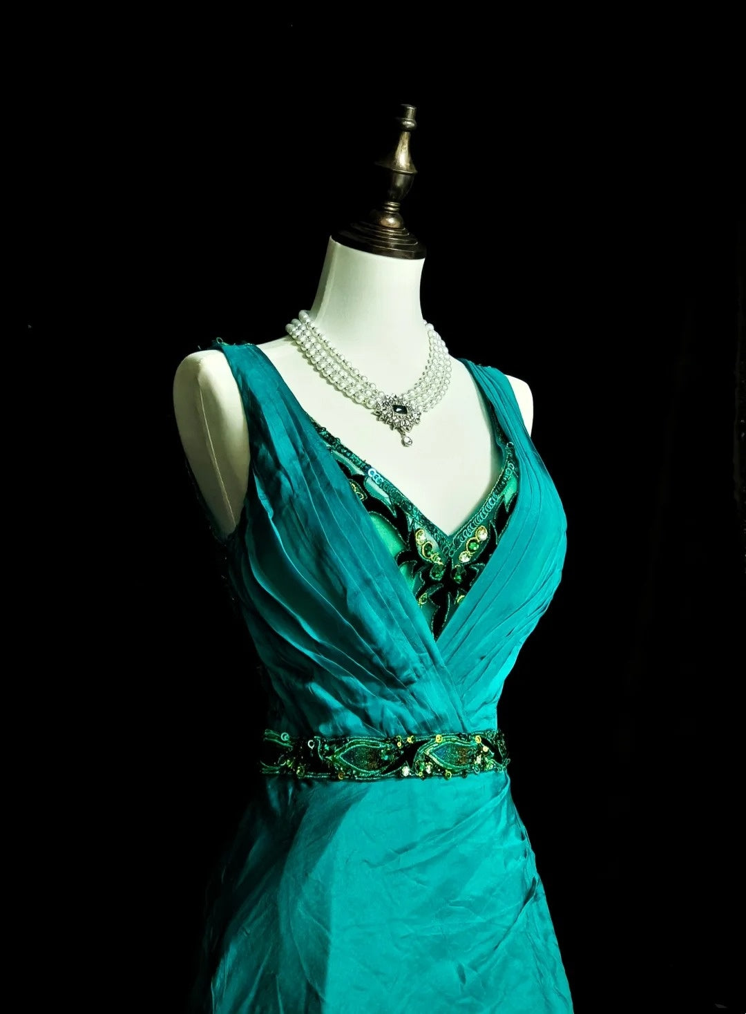 Modest A line V Neck Green With Beaded Bodice College Formal Outfit Long Prom Graduation Dresses For Teens N1296
