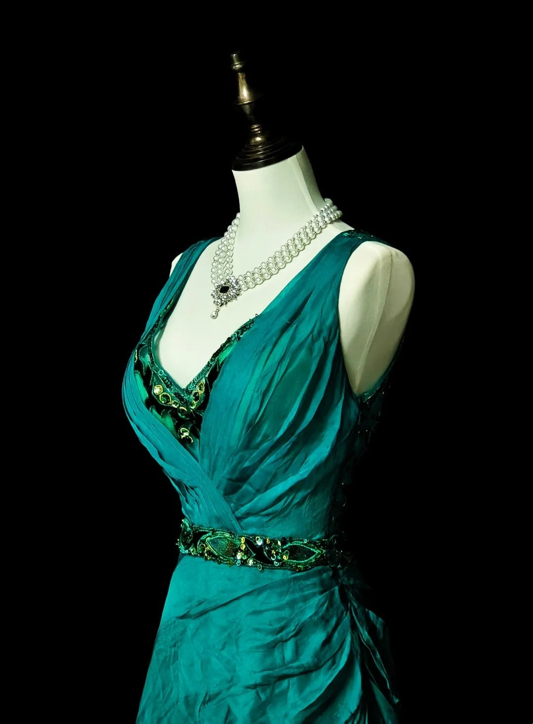 Modest A line V Neck Green With Beaded Bodice College Formal Outfit Long Prom Graduation Dresses For Teens N1296