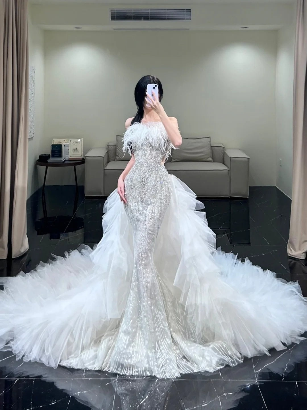 Classic Mermaid Wedding Dresses Strapless Sequin White With Feathers Brides Dress Summer Bridal Gowns N240