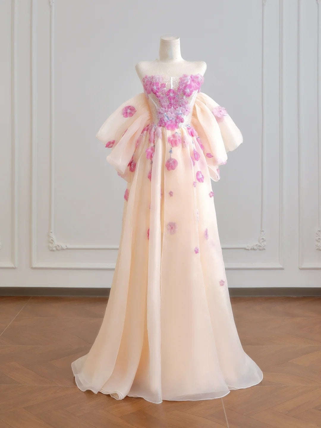 Princess Ball Gown Strapless Champagne Tulle With Lace Long Prom Dresses Inspiration Party Gowns N309