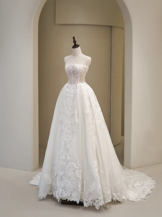 Elegant Wedding Dresses Ball Gown Strapless Lace White Sleeveless Brides Dress Fitted Bridal Gowns N231