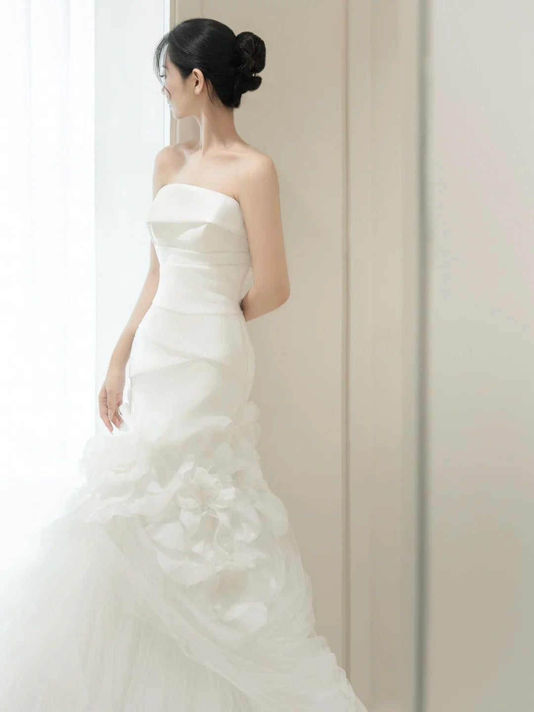 Plain Wedding Dresses Mermaid Strapless White Sleeveless Pleated Brides Dress Fitted Bridal Gowns N229