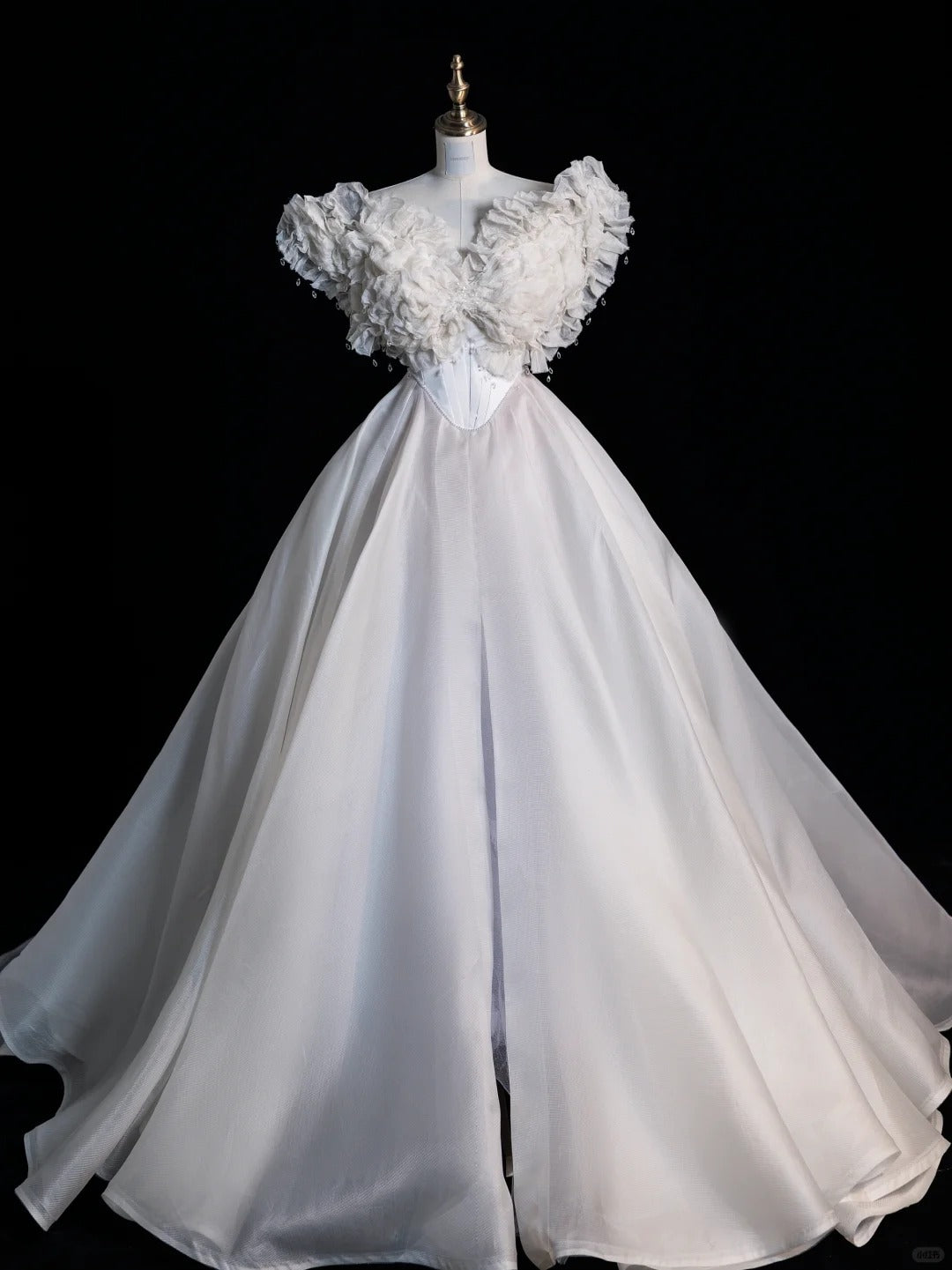Modern Minimalist Ball Gown Sweetheart Sleeveless Tulle Brides Gown Bridal Dress Wedding Dresses Style RB6575