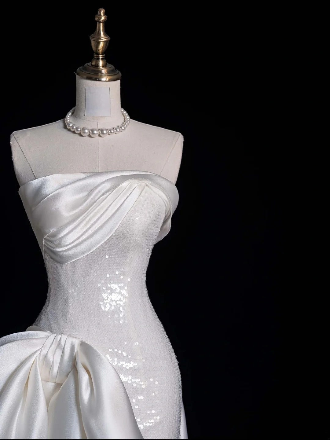 Princesses Elegant Sheath Strapless White Sequined With Satin Train Wedding Gown Short Fairytale Summer Wedding Dresses N668