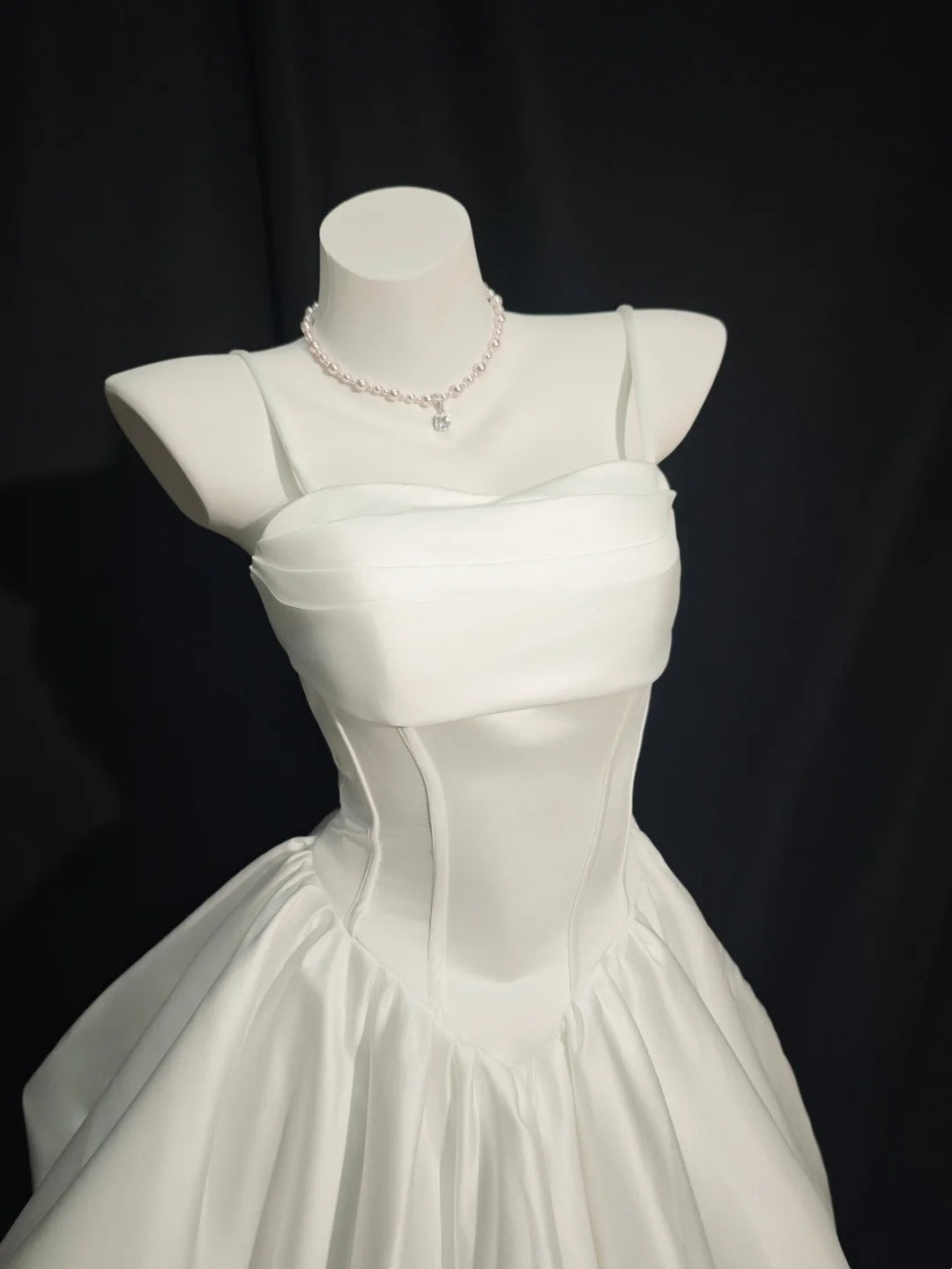 Romantic Ball Gown Spaghetti Strap White Short Satin Senior Inspo Graduation High School Homecoming Dresses N4495