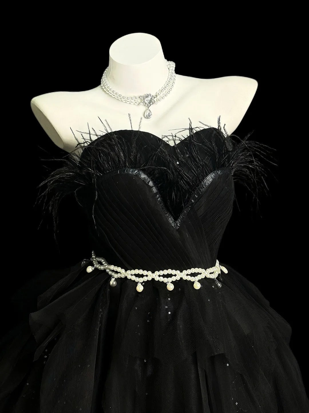 Cute Ball Gown Sweetheart Black Tulle With Feathers Short Cocktail Gown Homecoming Dresses Ideas Hoco Outfit RB5449