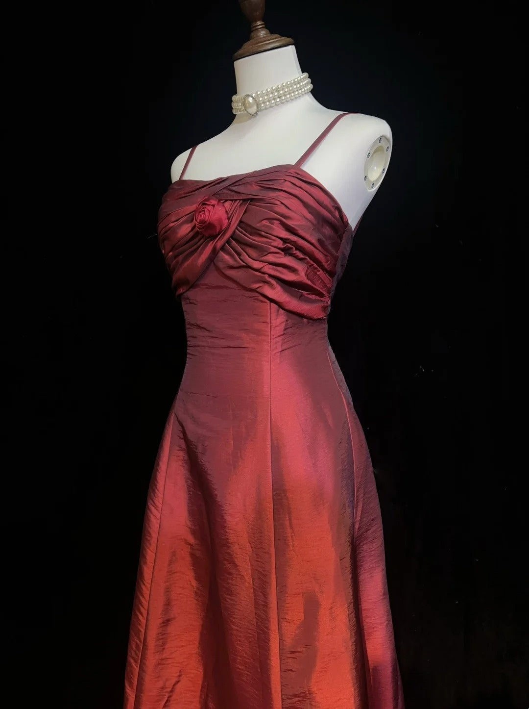Elegant Prom Dresses A line Spaghetti Strap Burgundy Taffeta With Ruffle Sleeveless Long Formal Gown N2884