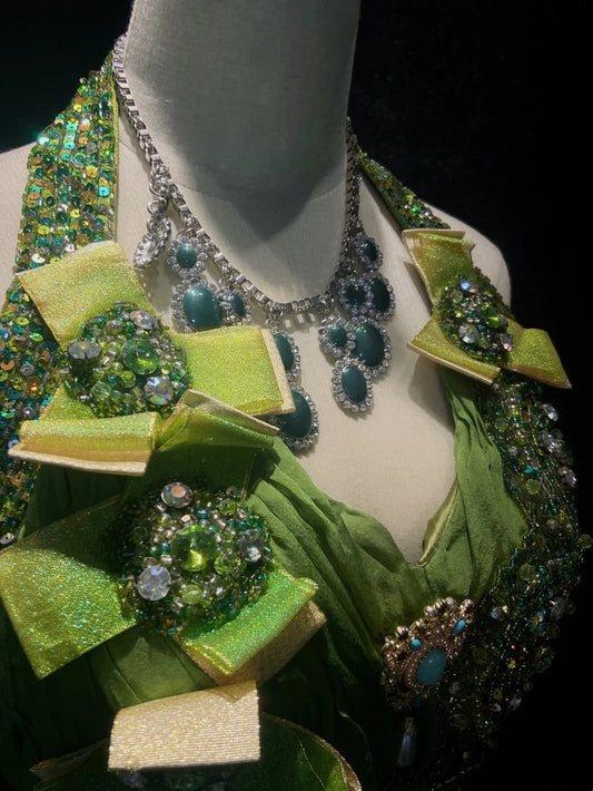Glamour Prom Dresses A Line Halter Green Chiffon With Beading Formal Evening Outfits N3843