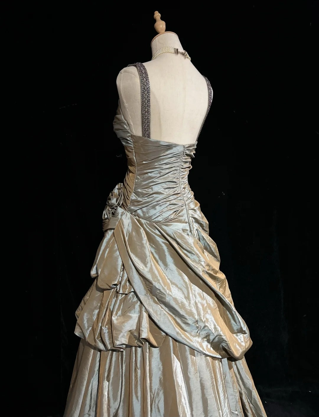 Vintage Prom Dresses Ball Gown Sweetheart With Straps Champagne Beading Long Formal Dress N2451