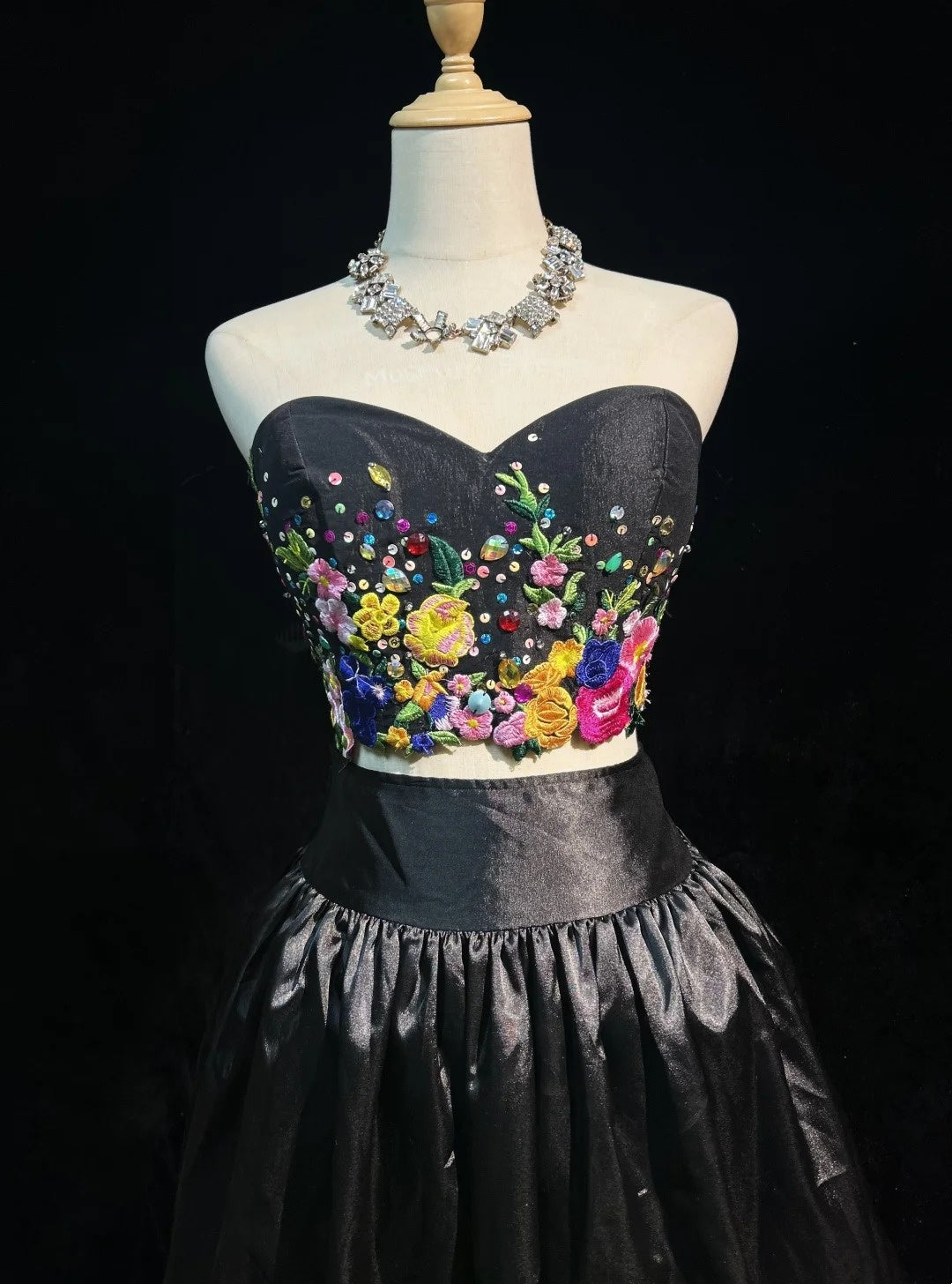 Cute Ball Gown 2 Pieces Black Floral Satin Ideas For Women Short Length Birthday Dresses Homecoming Outfits N3449