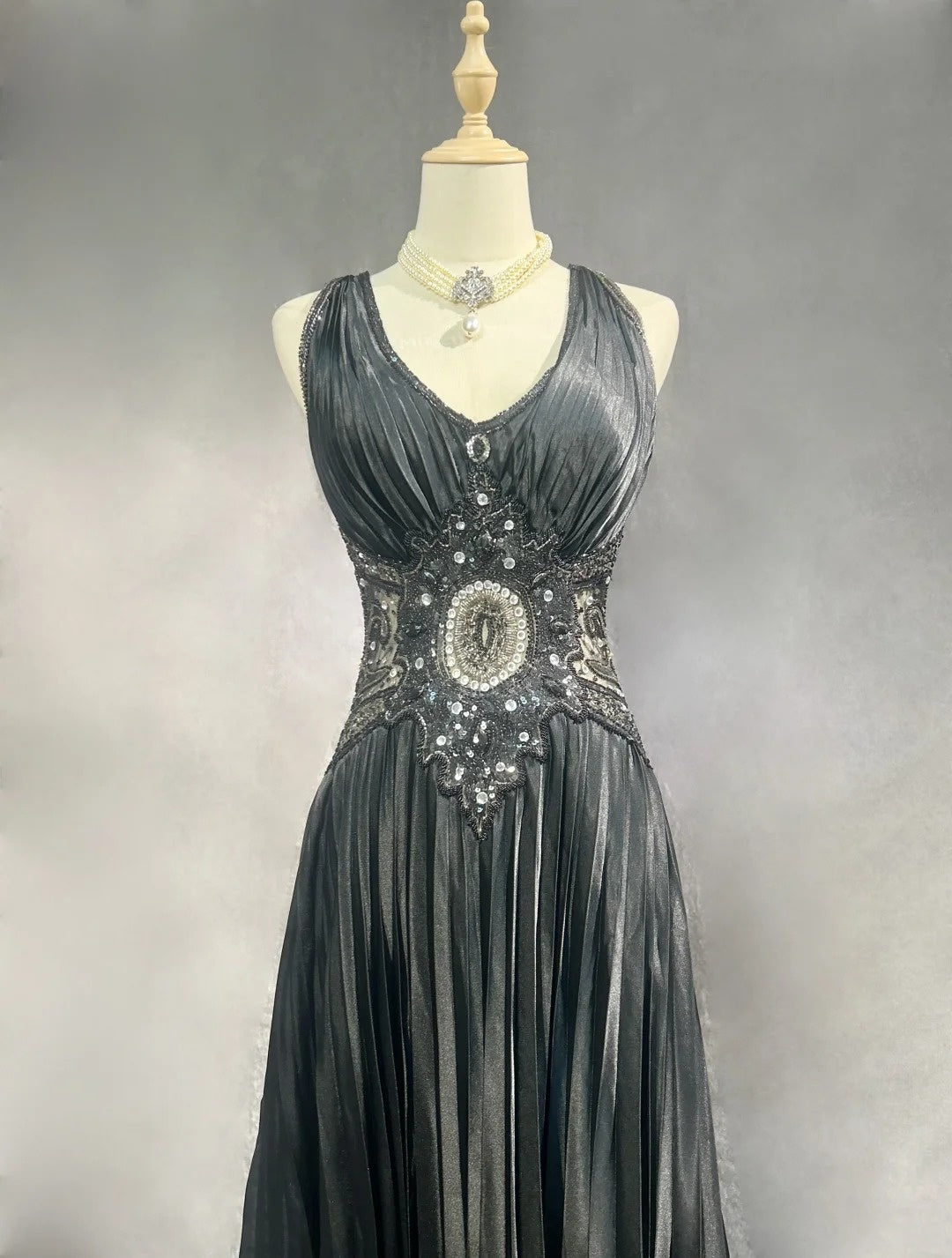 Vintage Prom Dresses A line V Neck Black Tie Dress Beaded 90s Long Formal Evening Gown N2652