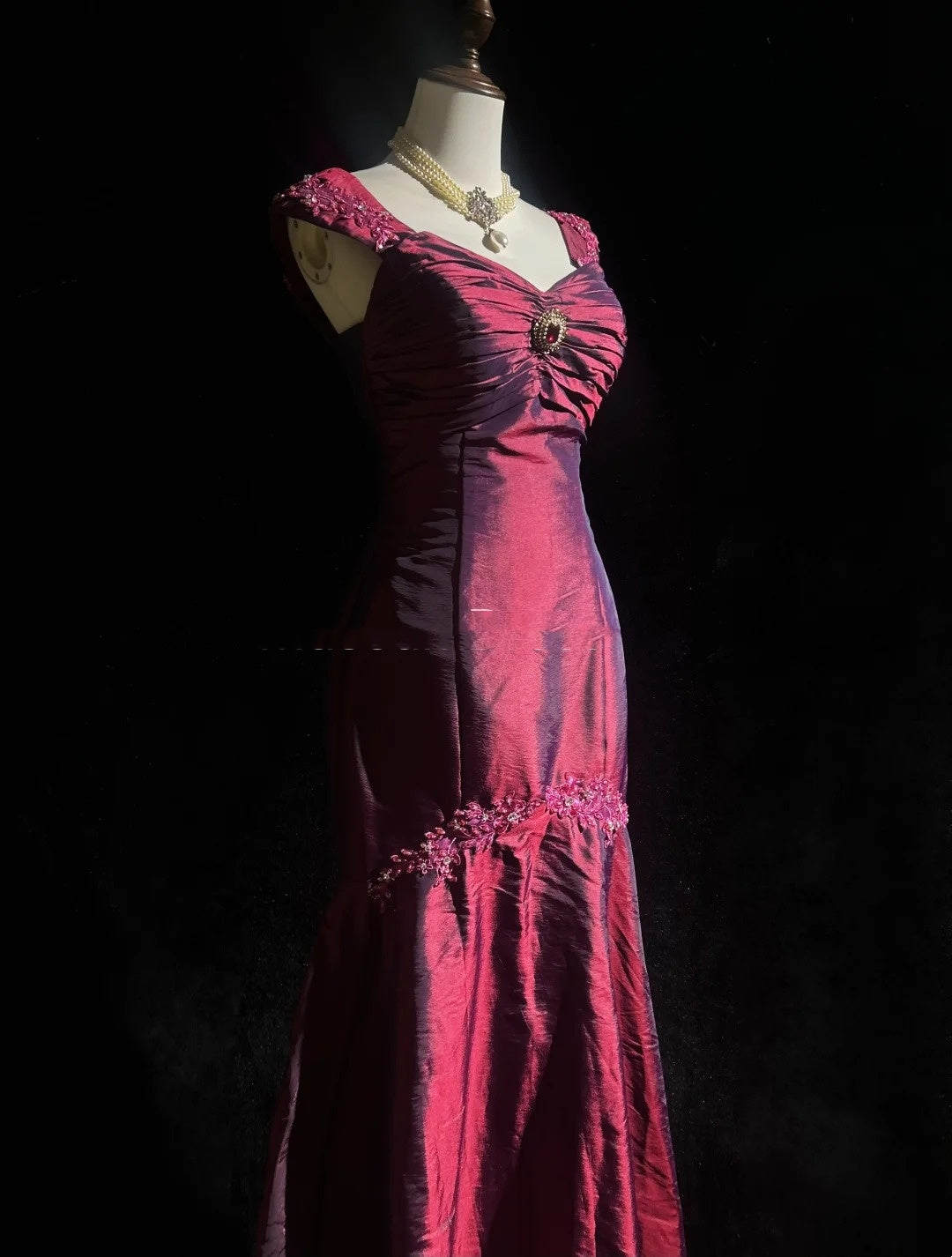 Vintage Prom Dresses Mermaid Sweetheart Burgundy Taffeta With Applique Long Formal Dress N2445