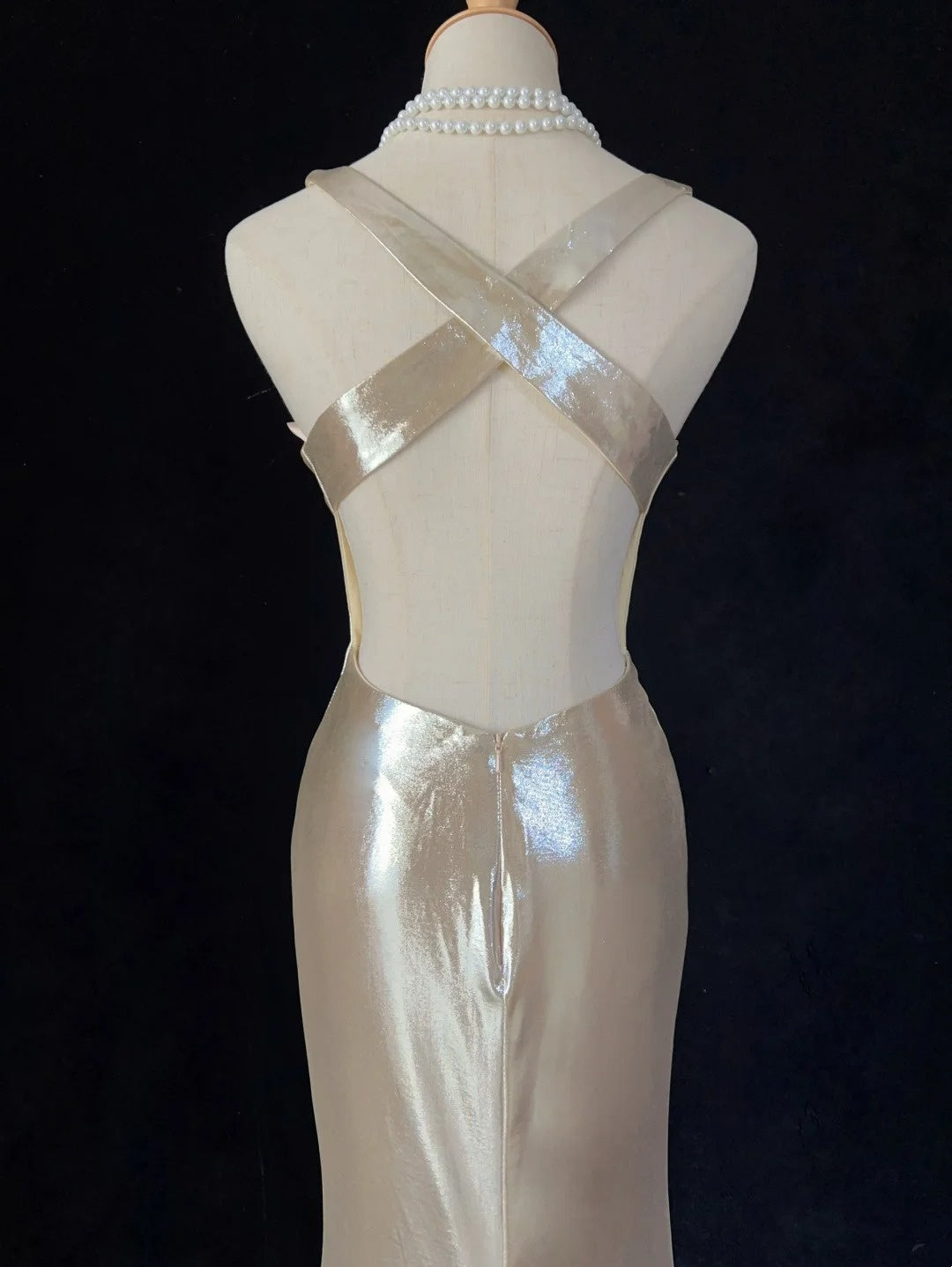 Simple Prom Dresses Mermaid V Neck Gold Sleeveless With Slit Ruffled Formal Evening Dress N3822