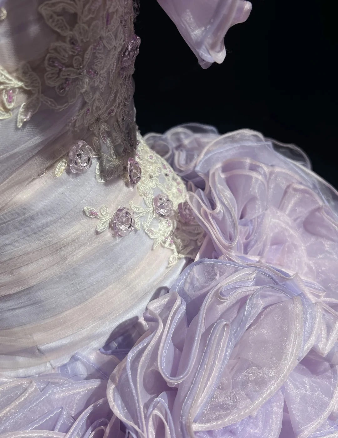 Modest Prom Dresses Ball Gown Strapless Lilac Organza With Layers Tiered Long Quince Dress N3128