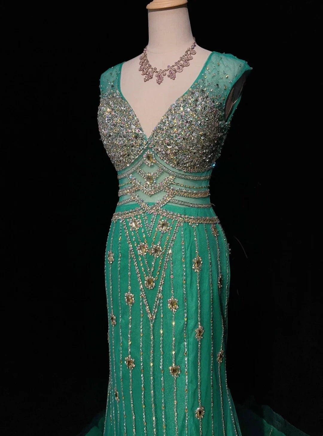 Glamorous Prom Dresses Mermaid V Neck Green Tulle Backless With Beaded Formal Dress N2872