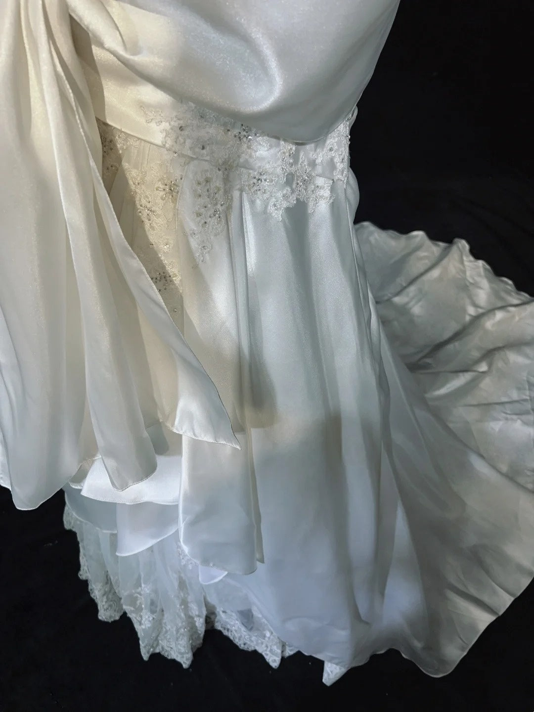 Unique Wedding Dresses Mermaid Spaghetti Strap ivory With Ruffled Appliqued Long Bridal Gown N3631