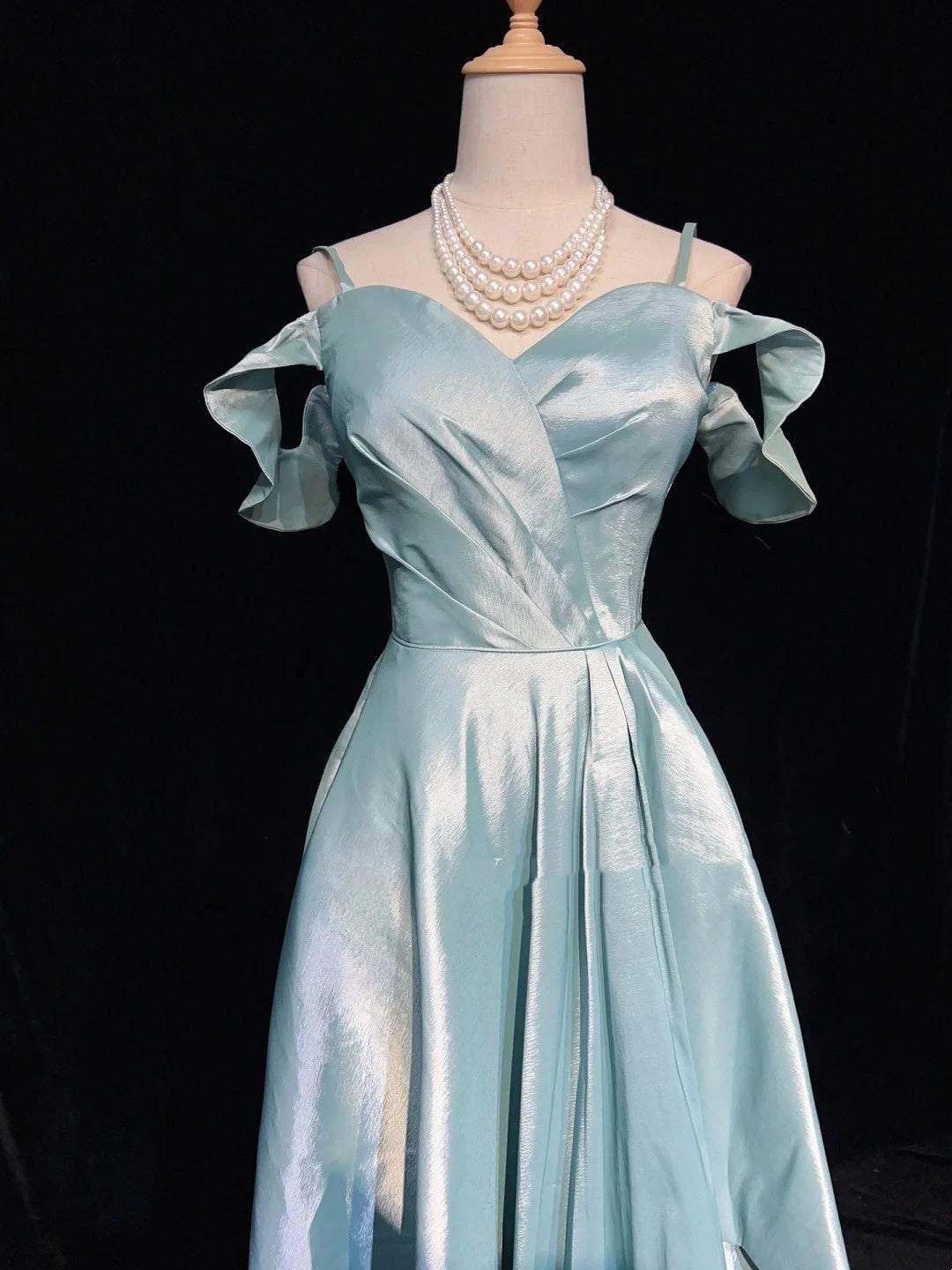 Elegant Chic Prom Dresses A line Spaghetti Strap Light Sky Blue Satin With Sleeves Semi Formal Evening Gowns N3800