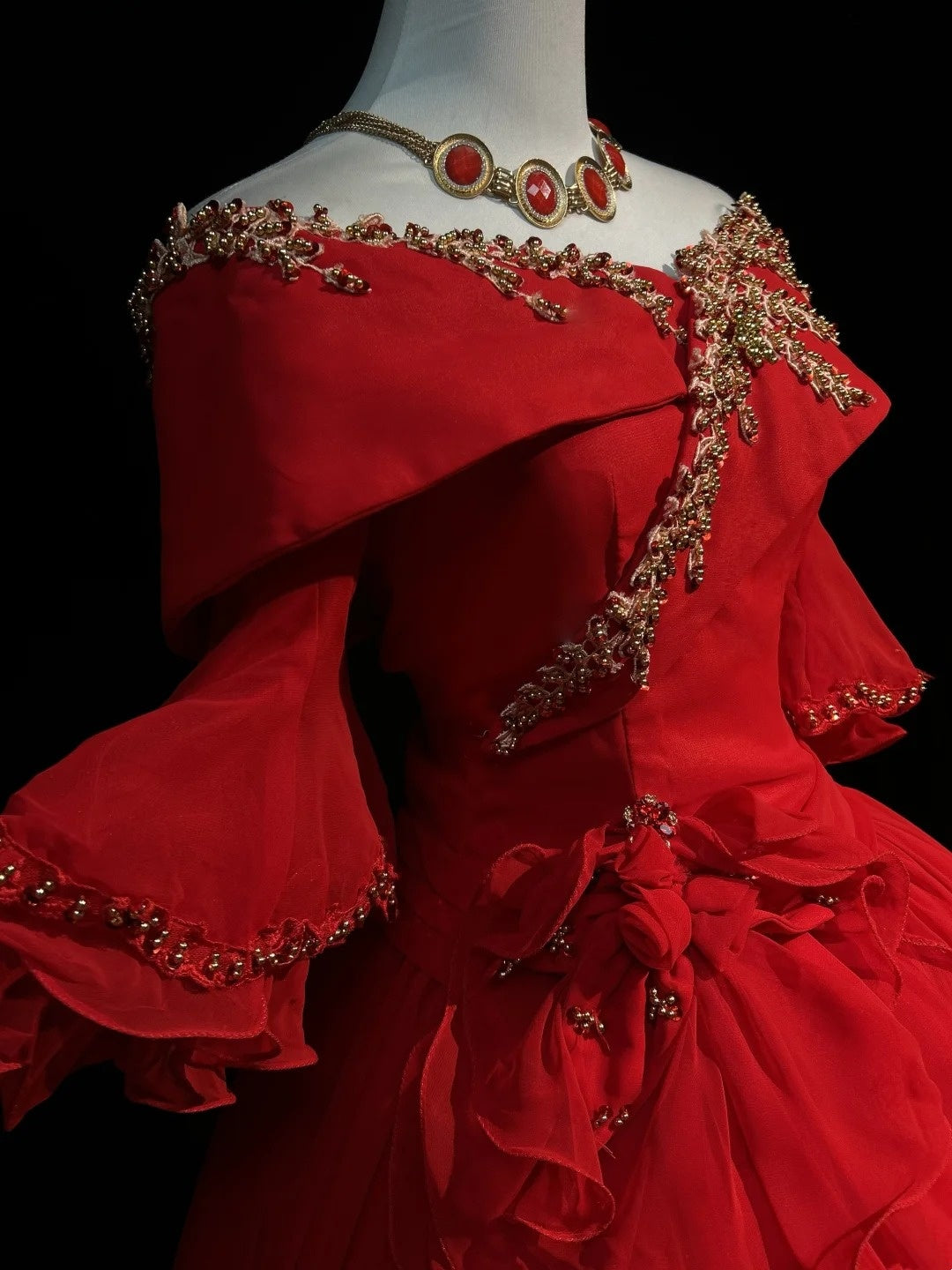 Modest Prom Dresses Ball Gown Off The Shoulder Red Tulle With Sleeves Long Quince Dress N3292