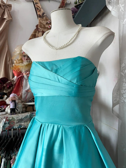 Simple Ball Gown Strapless Green Satin Short 16th Birthday Dress Middle School Homecoming Dresses Cocktail Gown N656