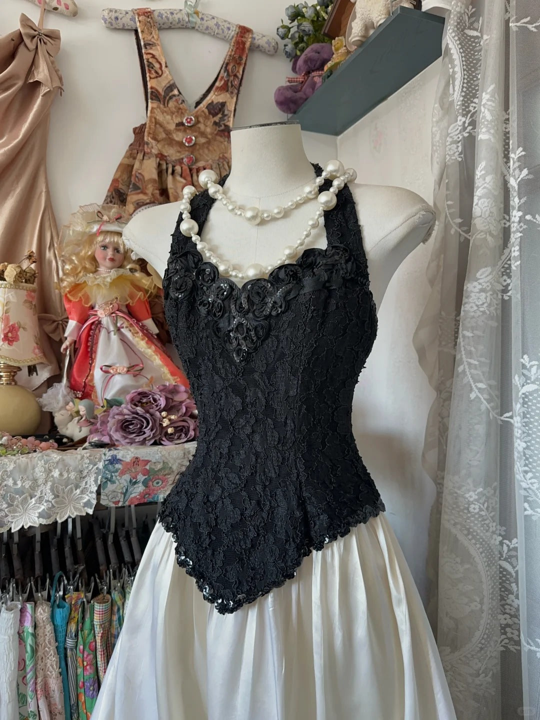 Classy Prom Dresses Ball Gown Halter Black Lace Tops Long Formal Evening Outfits N3730