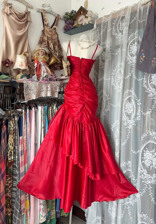 Modest Mermaid Spaghetti Straps Red Sleeveless With Ruffled Prom Dresses Formal Outfits RB3942