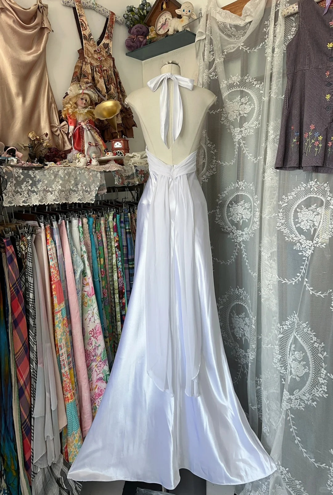 Classy Prom Dresses Mermaid Halter White With Beading Satin Long Formal Evening Outfits N3731