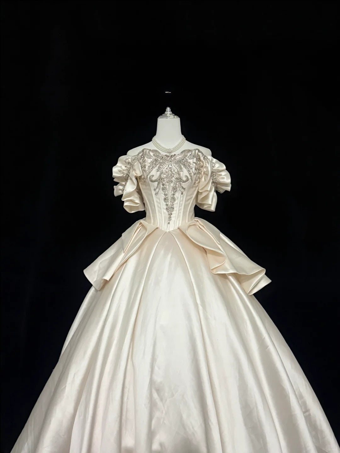 Sweet 15 Quinceanera Dress Ball Gown Off Shoulder Champagne Satin With Sleeves Long 15th Birthday Gown RC0327
