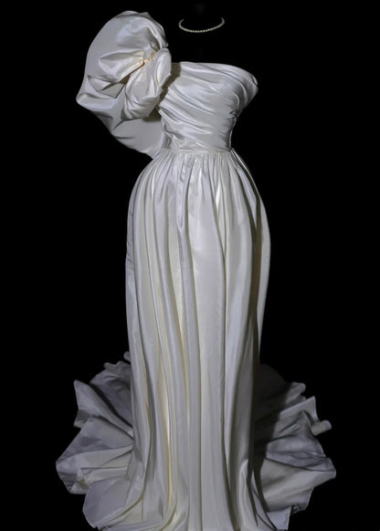 Classic Wedding Dresses A Line One Shoulder Ivory Satin Sleeveless Brides Dress Fitted Bridal Gowns AB2527