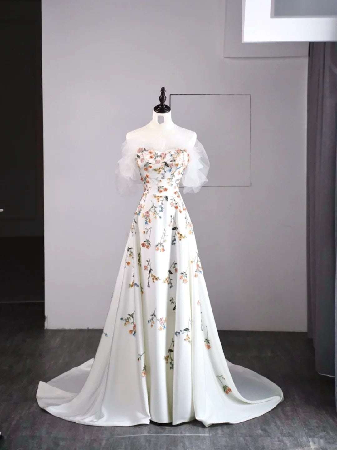 Modest A line Sweetheart Floral White College Formal Outfit With Long Sleeves Prom Graduation Dresses For Teens N1172
