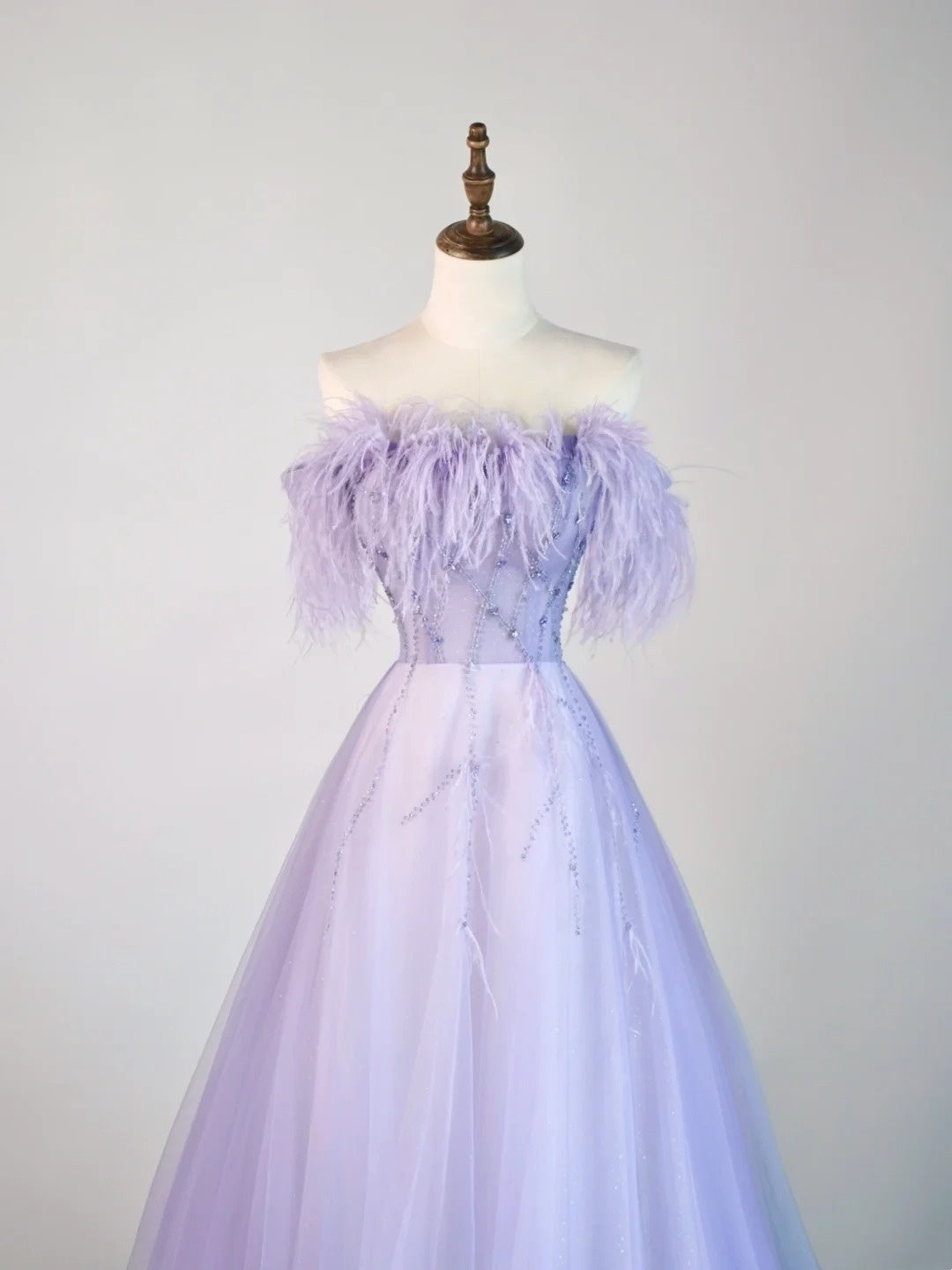 Ball Gown Strapless Lilac Tulle With Feathers Long Prom Dress Fashion Aesthetic High School Formal Dresses Party Outfits Prom Gown N678